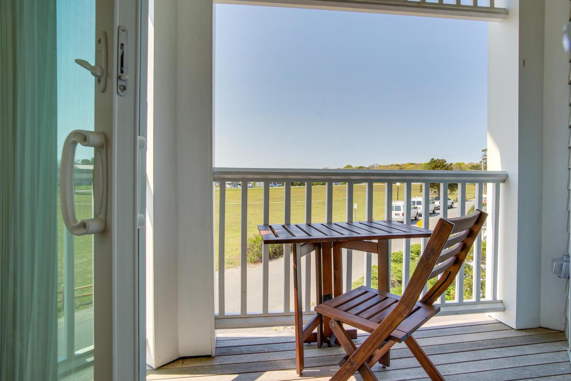 Breezy Oak Bluffs Condo - Steps To Inkwell Beach! Exterior foto
